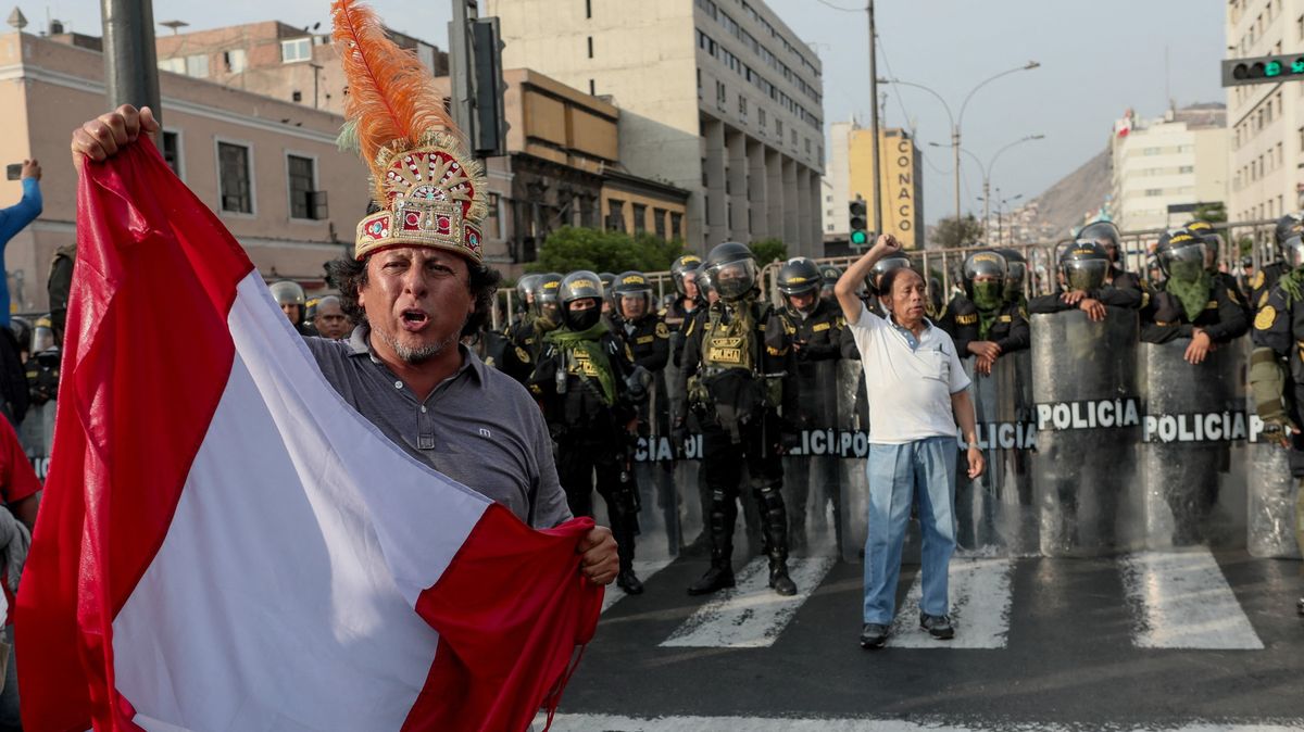 Poprvé v životě stojím za vládou, hodnotí Peruánec mohutné protesty